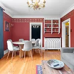 Charming Apartment - Amazing Downtown Location